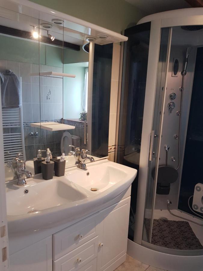 Le Pommier Chambre D'Hote Clussais-la-Pommeraie Eksteriør bilde